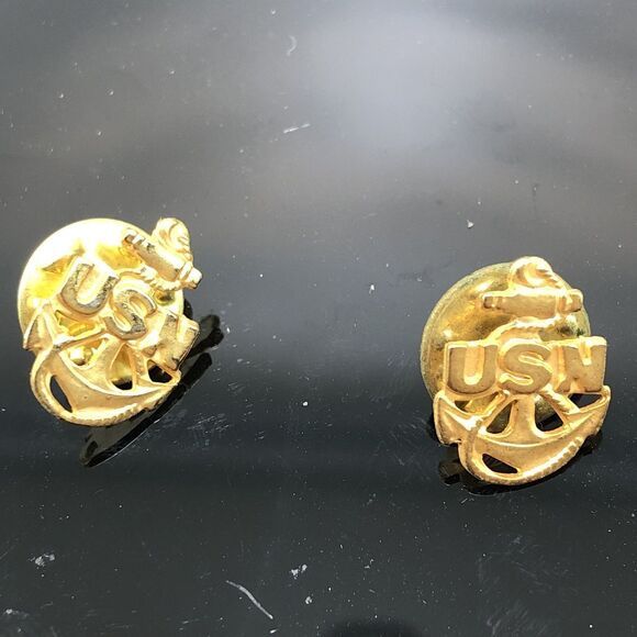2 - WWII Era US Navy USN Anchor Rope Tack Lapel Pin Gold Tone Small - Picture 1 of 4